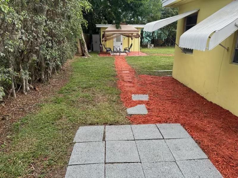3 Bedroom House Fenced Backyard Private Patio Areas Grill Firepit Plenty Parking! Quick Access 10 Min To Beach Airport Delray West Palm Лейк-Уорт Экстерьер фото